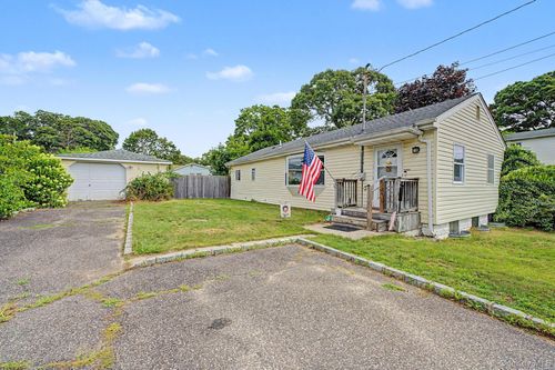 257 Elizabeth Ave, Holbrook, NY, 11741-3310 | Card Image
