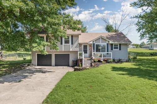 650 Walnut Pl, Holt, MO, 64048-8310 | Card Image