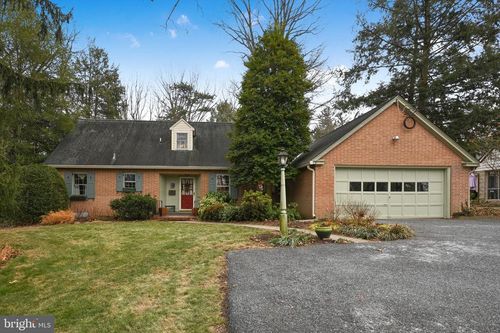 411 Woodcrest Ave, LITITZ, PA, 17543-2515 | Card Image