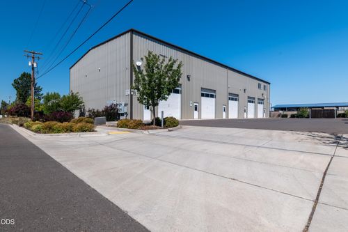 11-5681 Crater Lake Hwy, Medford, OR, 97502-8473 | Card Image
