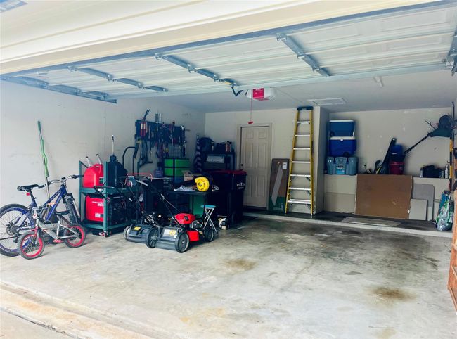 2 CAR GARAGE | Image 42