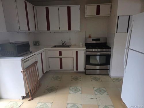 27 Grouse Dr, Brentwood, NY, 11717-1315 | Card Image