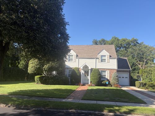 49 Ogden Avenue, North Hempstead, NY, 11596 | Card Image