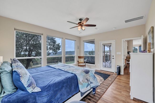 Wake up to hill country heaven. | Image 18