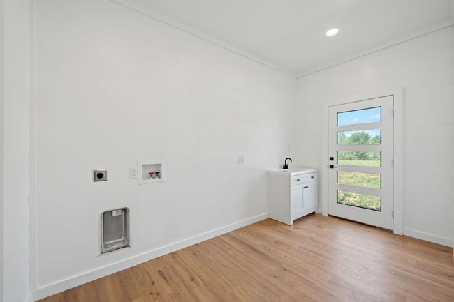 111 Starlight Path Path, House other with 4 bedrooms, 4 bathrooms and 2 parking in Red Rock TX | Image 25