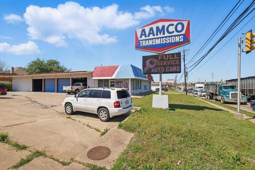 318 S Industrial Blvd, Euless, TX, 76040-4208 | Card Image