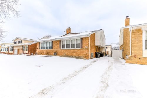 9260 Dee Rd, Des Plaines, IL, 60016-4254 | Card Image