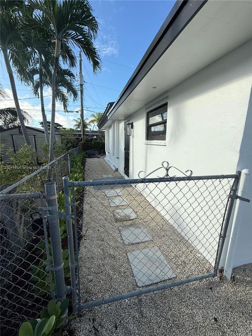 1-5666 Mayo St, Hollywood, FL, 33023-2328 | Card Image