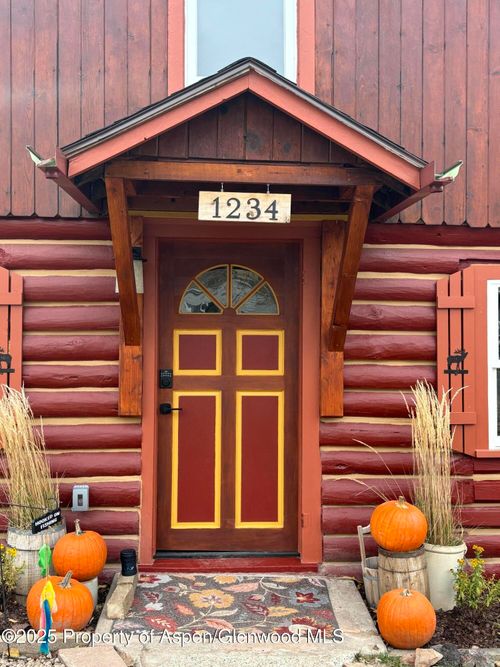 1234 Main St, Meeker, CO, 81641-3328 | Card Image