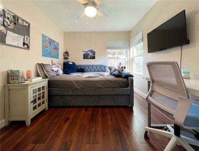 BEDROOM 3. WOOD FLOORS. GOOD SIZE. | Image 10