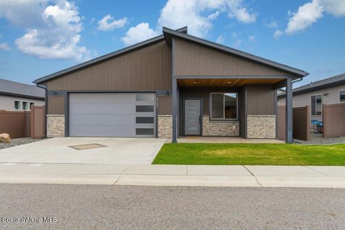 8703 W Hood St, Rathdrum, ID, 83858-5504 | Card Image