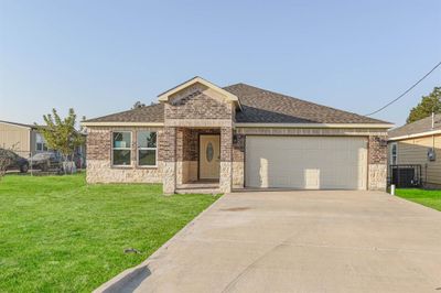 148 County Road 5126, House other with 4 bedrooms, 2 bathrooms and null parking in Cleveland TX | Image 1