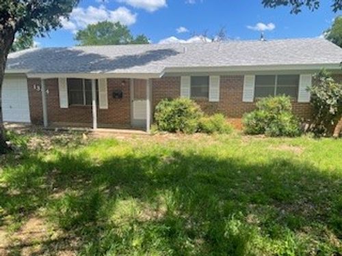 1304 Sycamore St, Breckenridge, TX, 76424-5119 | Card Image