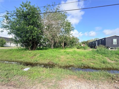 107 Shaw Street, Refugio, TX, 78377 | Card Image