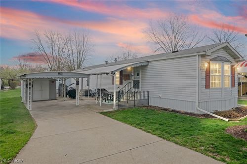 19 Brookins Dr, Olmsted Twp, OH, 44138-2912 | Card Image