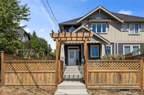 476 Machleary St, Nanaimo, BC, V9R2H2 | Card Image