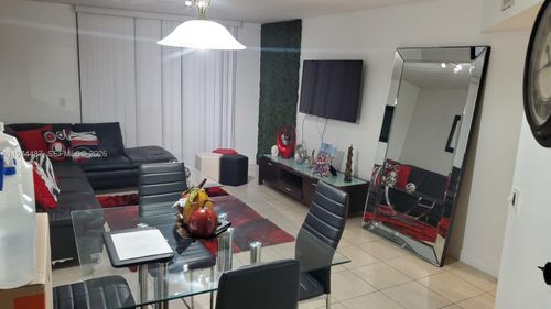 apt-208-8373 Lake Dr, Doral, FL, 33166-7742 | Card Image