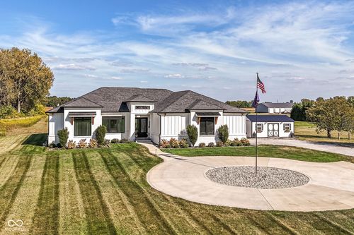 9271 N 400 E, Greenfield, IN, 46140-9024 | Card Image