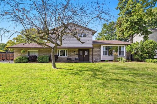 641 Holt Dr, Burlington, ON, L7T3N4 | Card Image