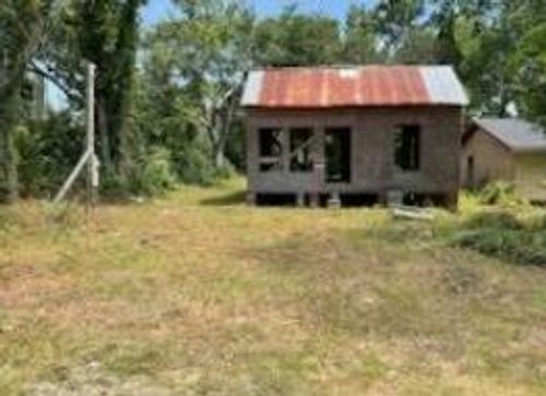 305 E 1st North St, Summerville, SC, 29483-6805 | Card Image