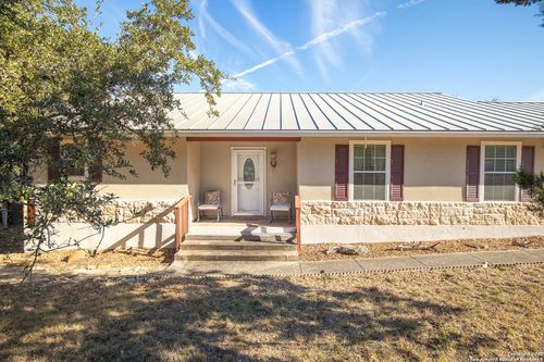 1095 Stallion Springs Dr, Fischer, TX, 78623 | Card Image