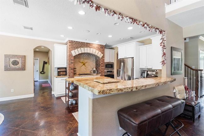 20203 Lake View Rd, House other with 4 bedrooms, 4 bathrooms and null parking in Damon TX | Image 14