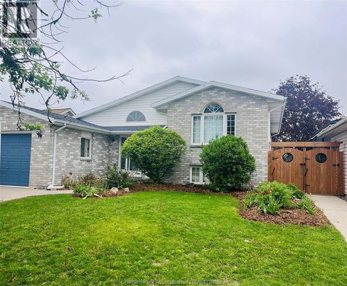 1553 Blairwood Cres, Windsor, ON, N8W5M6 | Card Image