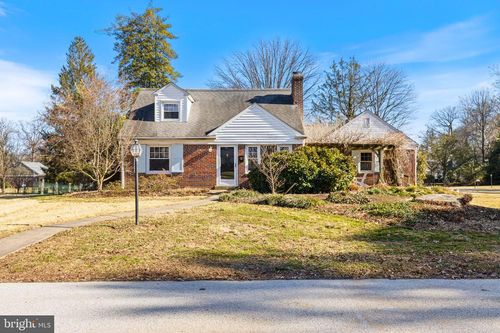 300 Barry Ln, WALLINGFORD, PA, 19086-6403 | Card Image