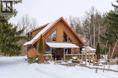 2302 Mccallum Line, Wilkesport, ON, N0P2R0 | Card Image