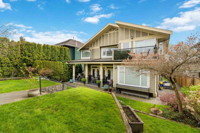 558 E 6 Th Street, House other with 6 bedrooms, 7 bathrooms and 3 parking in North Vancouver BC | Image 36