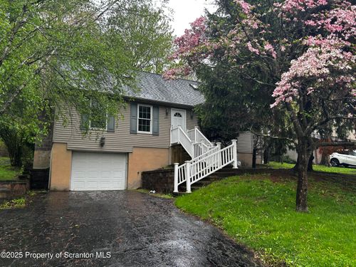 203 Willow Rd, Dalton, PA, 18414-9552 | Card Image