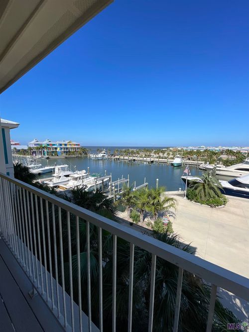 38-120 Carmen Ln, Grand Isle, LA, 70358-9641 | Card Image