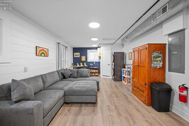202 Plum Ave, House other with 5 bedrooms, 3 bathrooms and null parking in Lakeside OH | Image 21