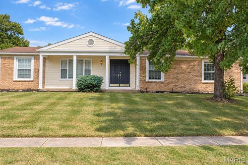 14331 Rainy Lake Dr, Chesterfield, MO, 63017-2932 | Card Image
