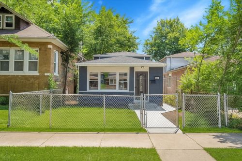 1311 E 69th St, CHICAGO, IL, 60637-4739 | Card Image