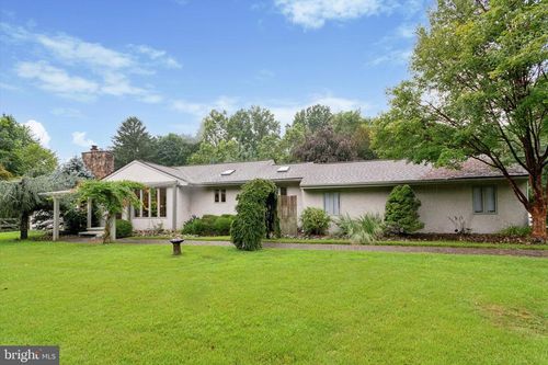 10 Walnut Valley Rd, CHADDS FORD, PA, 19317-9434 | Card Image