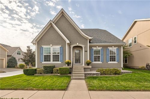 513 E 31st Ave, North Kansas City, MO, 64116-2930 | Card Image