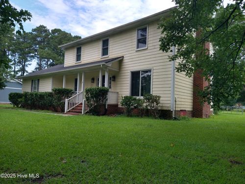300 Rock Creek Dr, Jacksonville, NC, 28540-9329 | Card Image