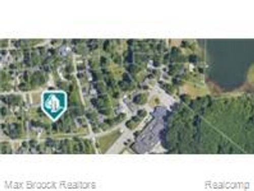 000 Crescent, Waterford Charter Township, MI, 48327 | Card Image