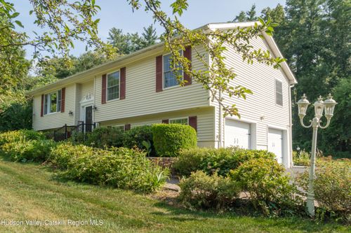 71 Duck Pond Rd, Stone Ridge, NY, 12484-5421 | Card Image