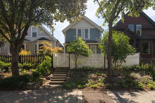 618 Union St, Vancouver, BC, V6A2B9 | Card Image
