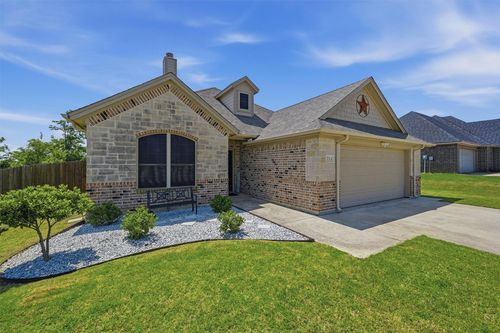 714 Mary Lee Ln, Collinsville, TX, 76233-1402 | Card Image
