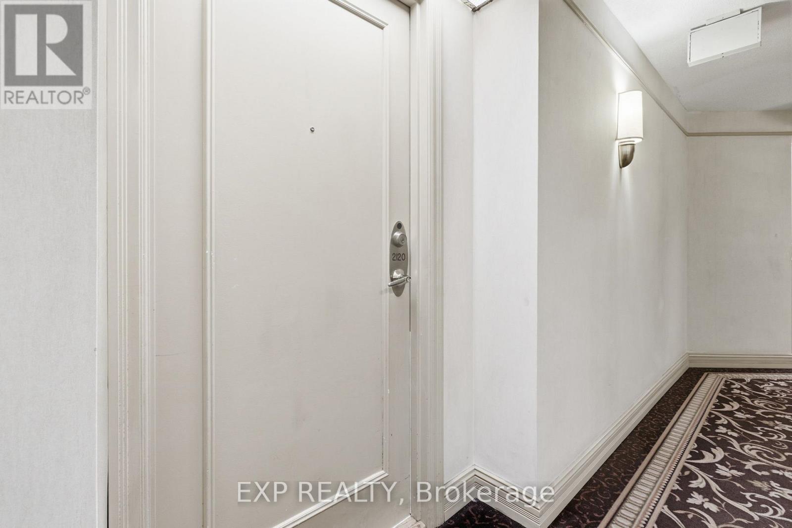 Residential in Mississauga (Hurontario) 3