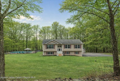 69 Ridge Rd, Wallkill, NY, 12589-4108 | Card Image