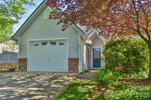 13 Silver Pl, Black Mountain, NC, 28711-8624 | Card Image