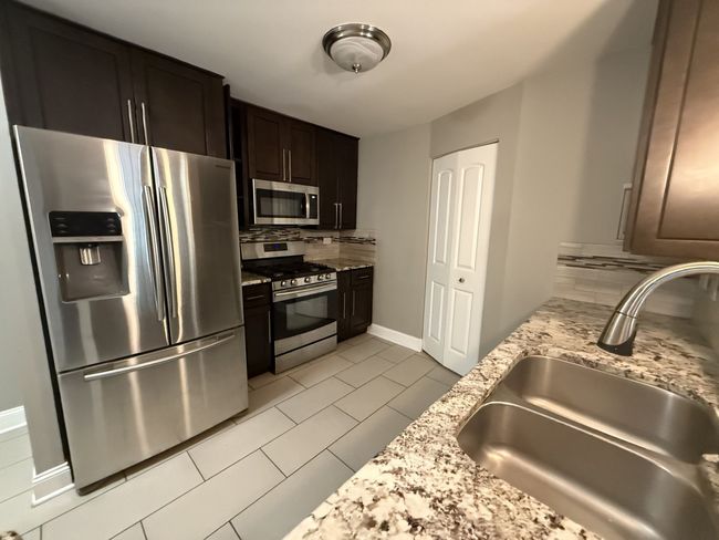 UNIT-102 - 774 Gary Ave, Condo with 2 bedrooms, 2 bathrooms and 2 parking in Carol Stream IL | Image 8