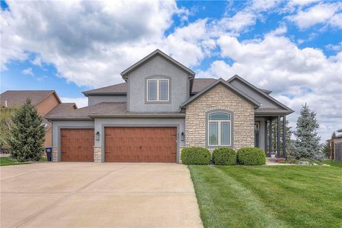 823 155th Cir, Basehor, KS, 66007-3900 | Card Image