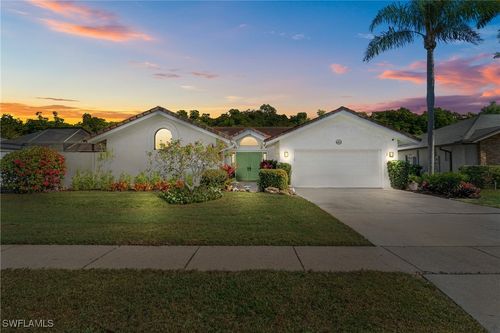 11-2419 Pine Woods Cir, NAPLES, FL, 34105-2537 | Card Image