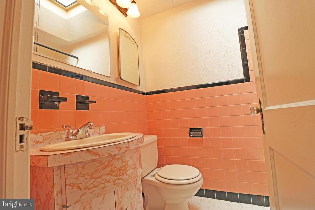 Residential in CLIFTON HEIGHTS 2