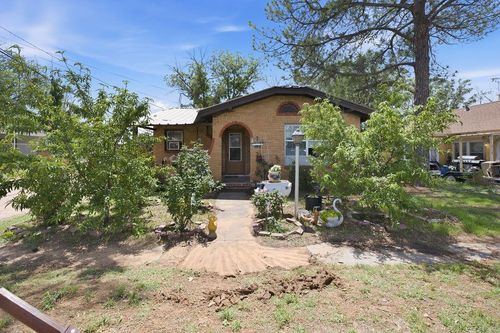 221 E 10th St, Colorado City, TX, 79512-5103 | Card Image